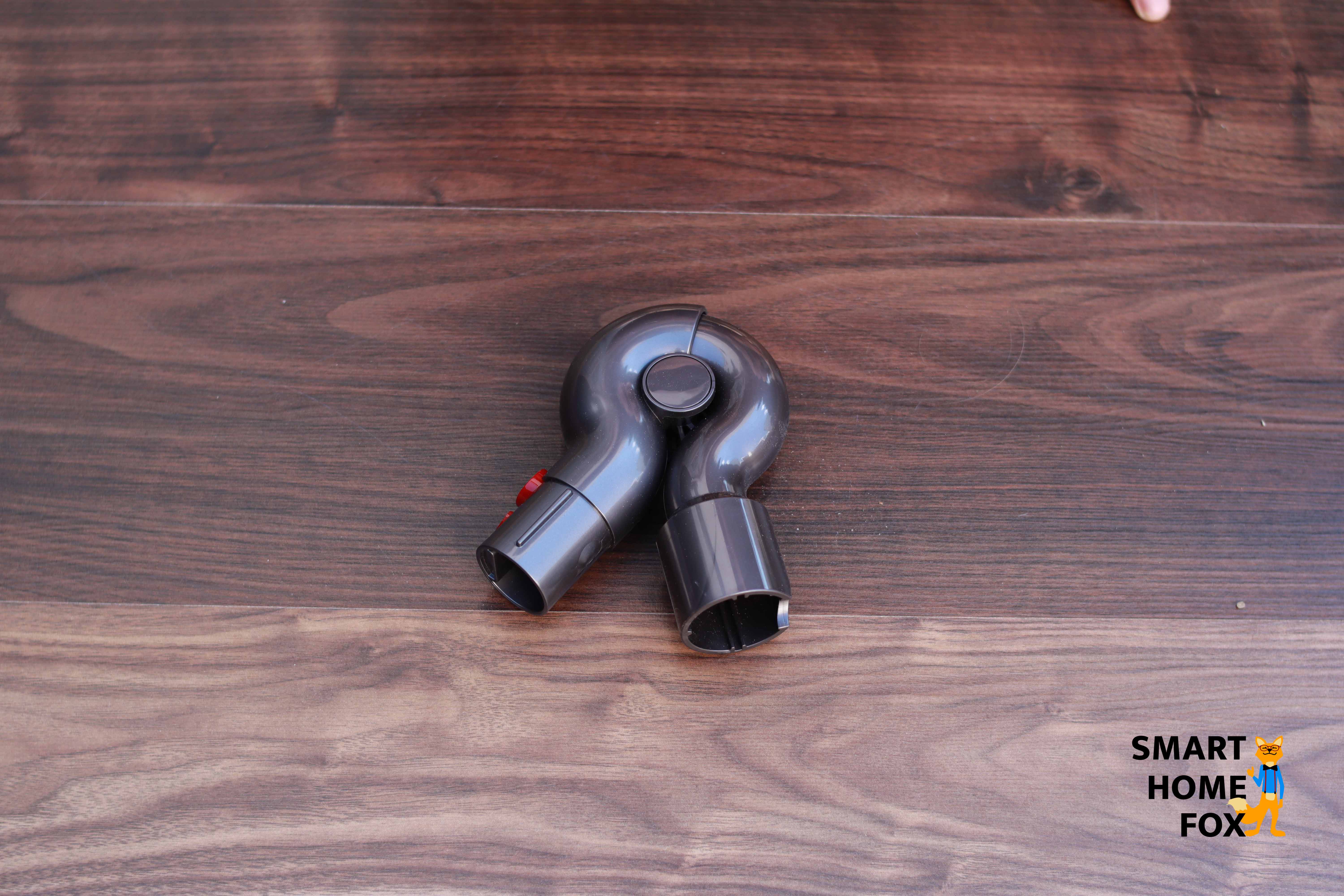 The angled tube of the Dyson V7 Motorhead